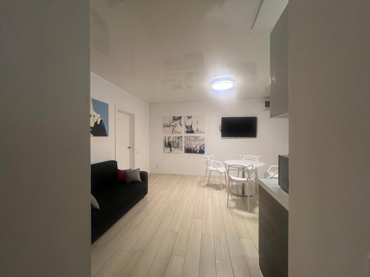 2-Room Luxury Apartment In The Center Киев Экстерьер фото