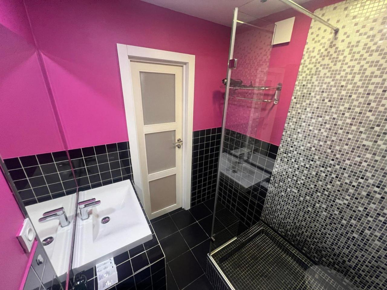2-Room Luxury Apartment In The Center Киев Экстерьер фото