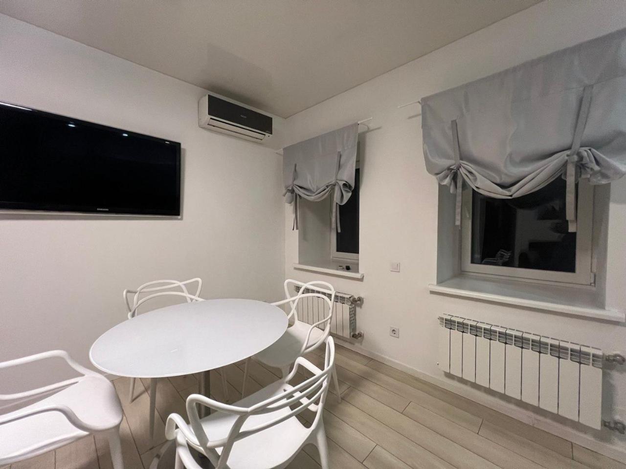 2-Room Luxury Apartment In The Center Киев Экстерьер фото