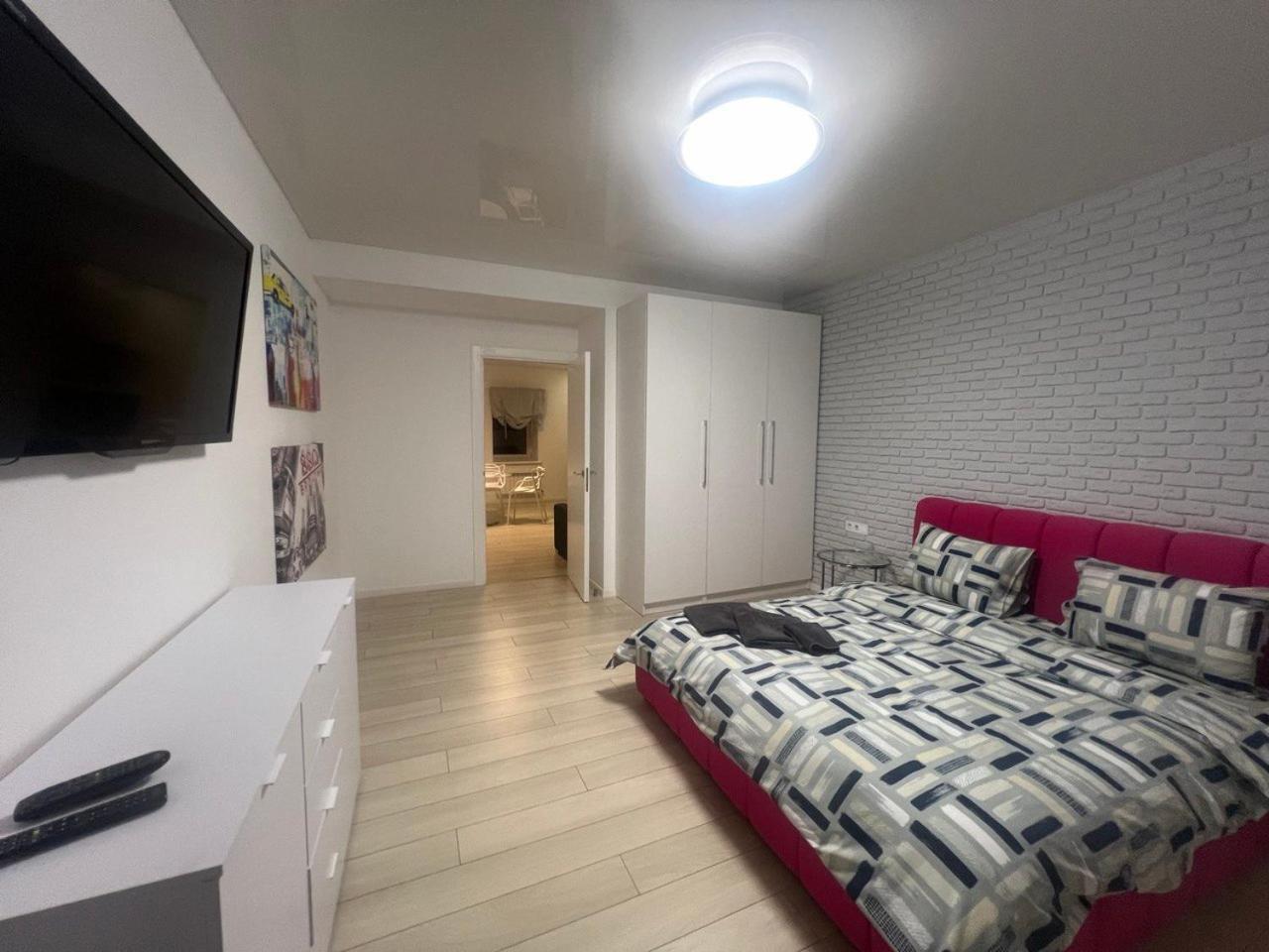 2-Room Luxury Apartment In The Center Киев Экстерьер фото